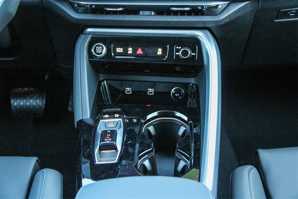 Thumbnail: 2025 Audi Q5 - 14