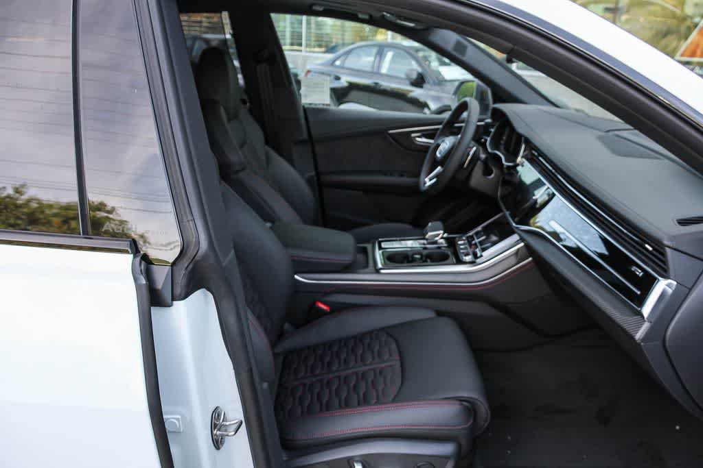 Thumbnail: 2026 Audi RS Q8 - 18