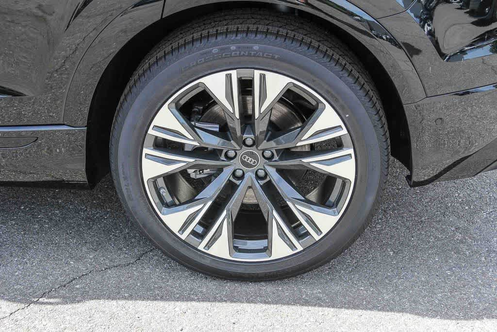 Thumbnail: 2026 Audi Q8 - 10