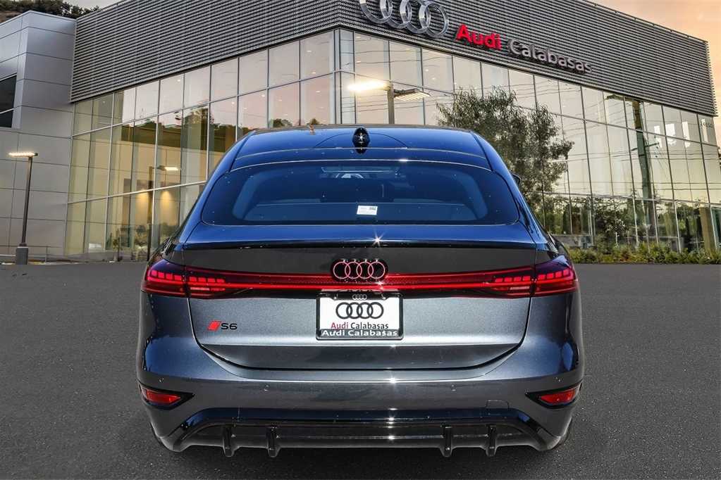 Thumbnail: 2025 Audi e-tron S - 3