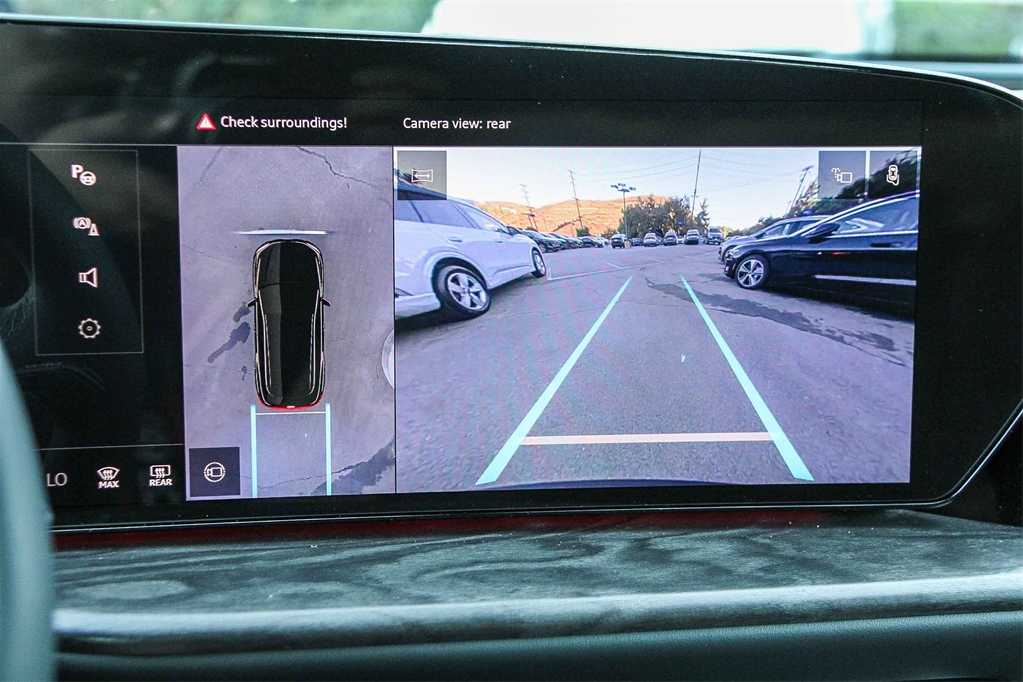 Thumbnail: 2025 Audi Q5 - 23