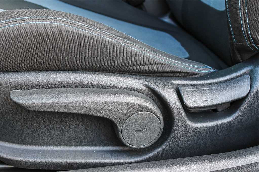 Thumbnail: 2019 Hyundai Veloster - 23