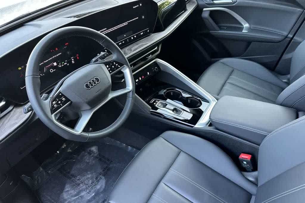 Thumbnail: 2025 Audi Q5 - 11