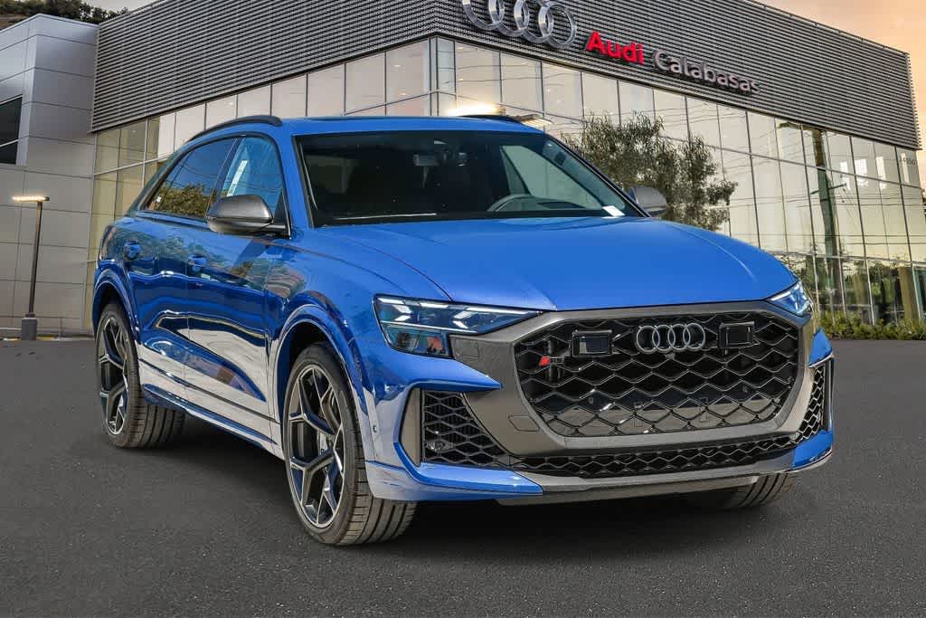 Thumbnail: 2026 Audi RS Q8 - 3