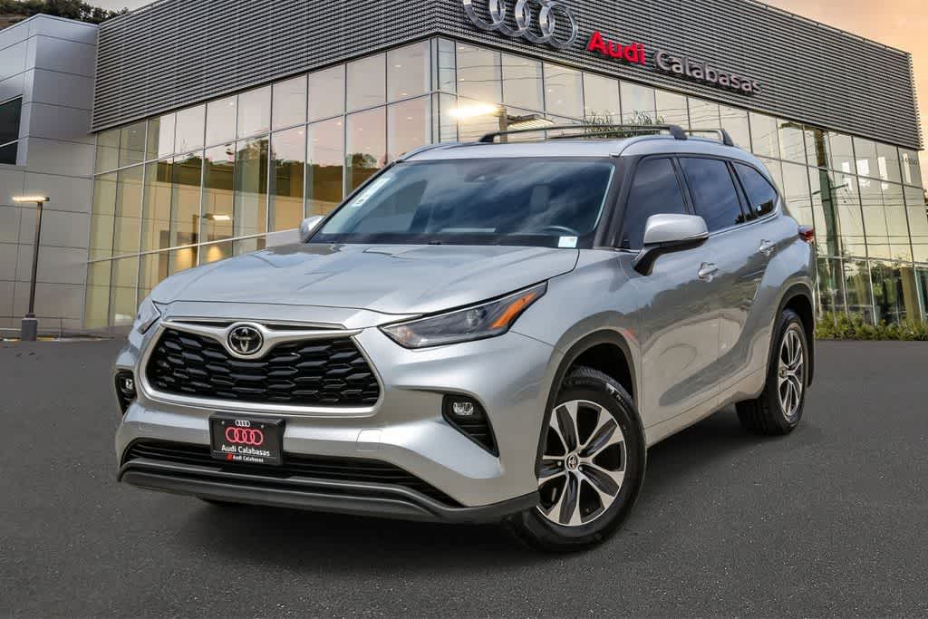 Thumbnail: 2021 Toyota Highlander - 1