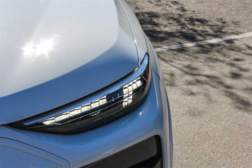 Thumbnail: 2025 Audi Q6 e-tron - 7