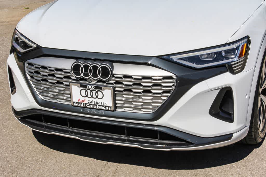 Thumbnail: 2024 Audi Q8 e-tron - 8