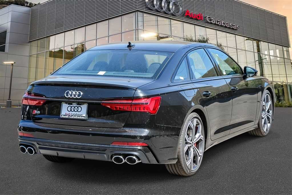 Thumbnail: 2025 Audi S6 - 3