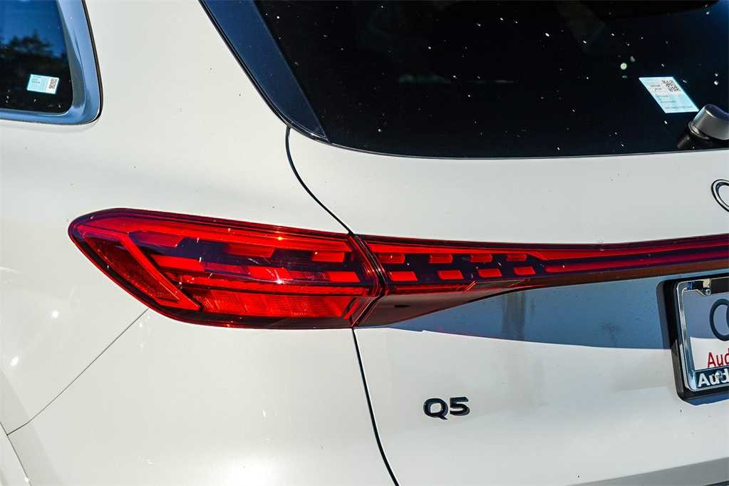 Thumbnail: 2025 Audi Q5 - 7
