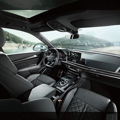 Audi SQ5 Front Seats
