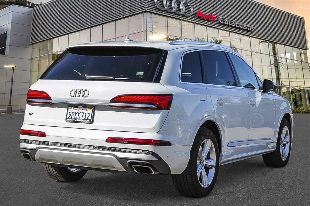 2025 Audi Q7 55 Premium photo 4
