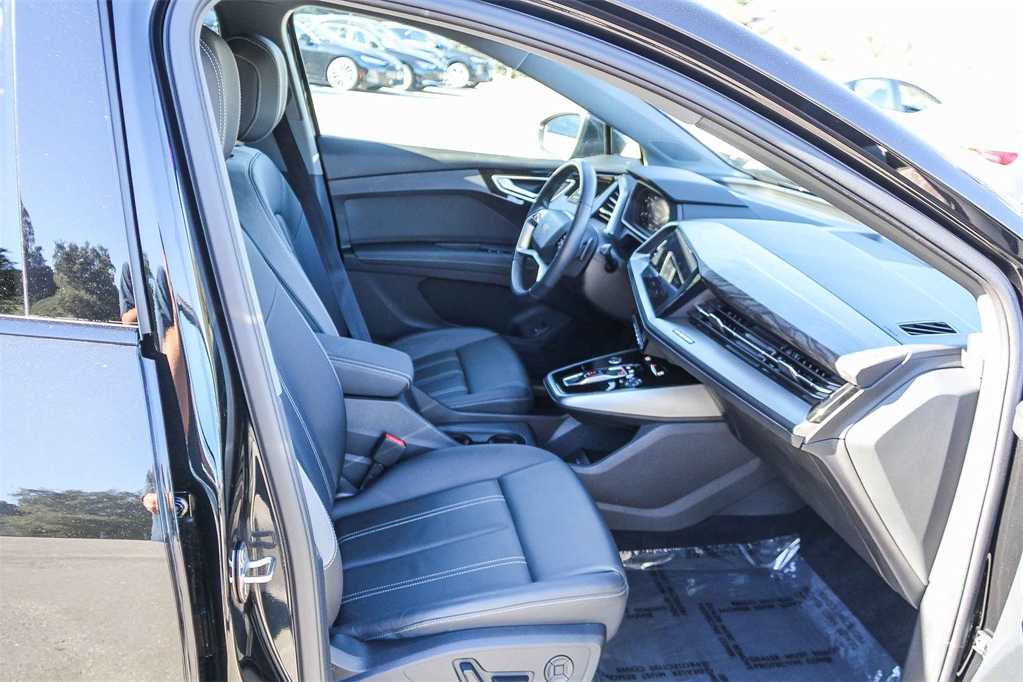 Thumbnail: 2024 Audi Q4 e-tron - 18