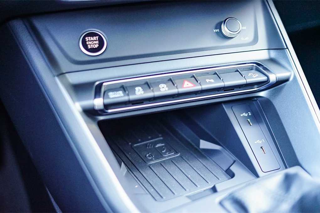 Thumbnail: 2025 Audi Q3 - 22