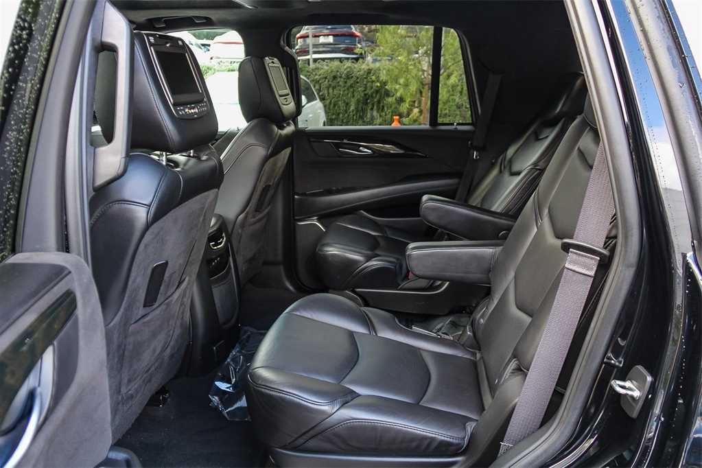 Thumbnail: 2017 Cadillac Escalade - 17