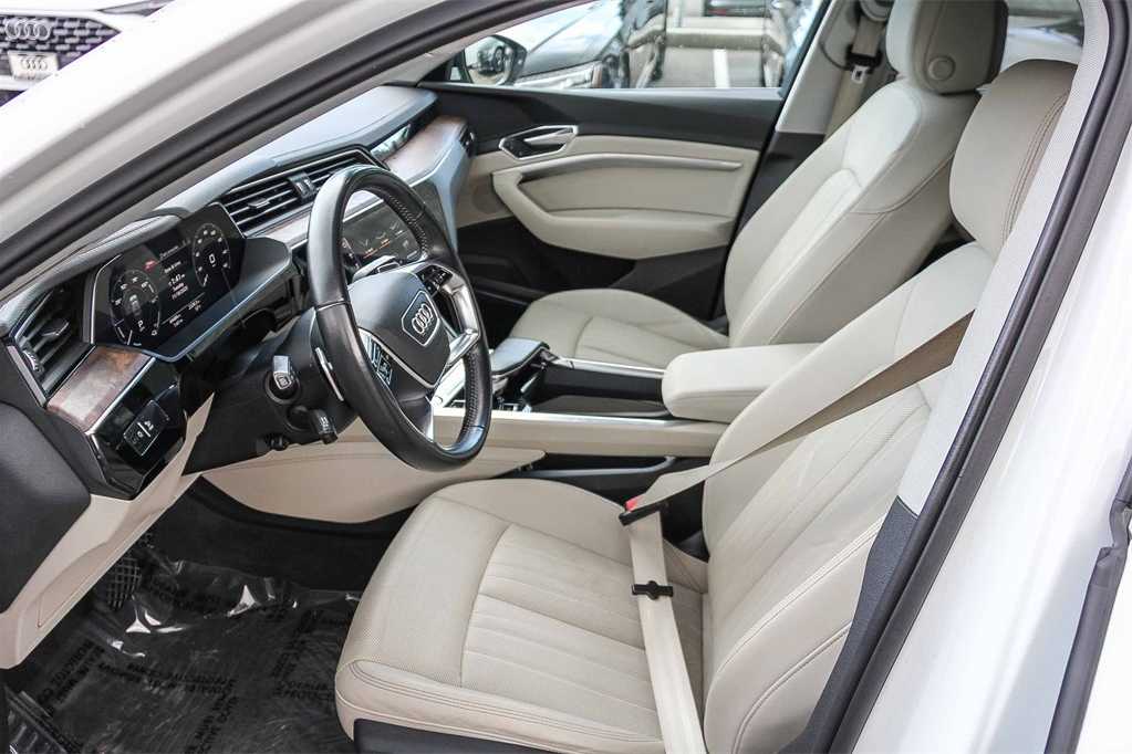 Thumbnail: 2019 Audi e-tron - 19