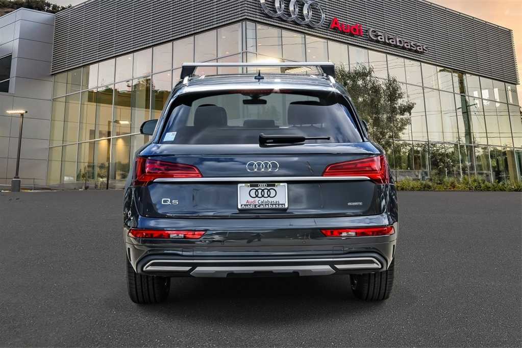 Thumbnail: 2023 Audi Q5 - 3