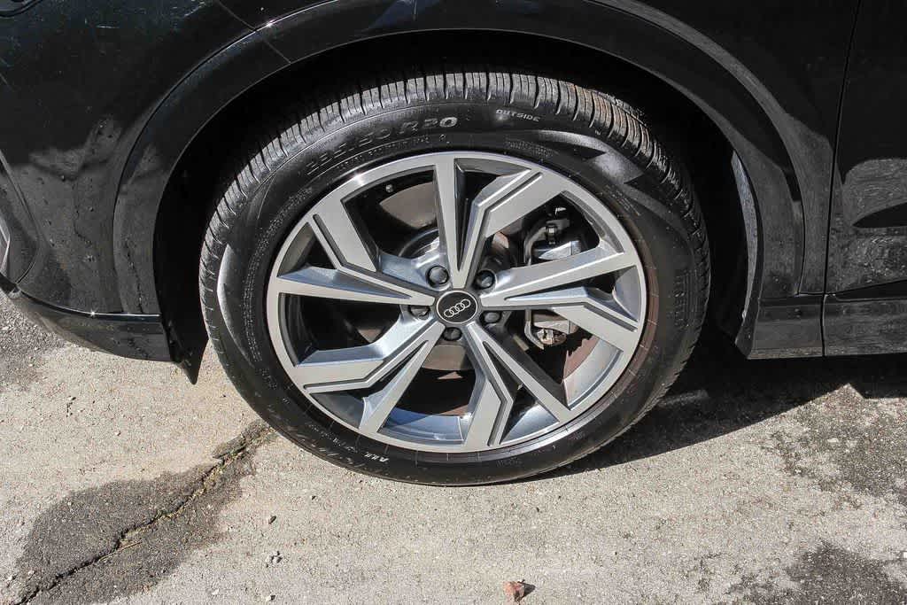 Thumbnail: 2025 Audi Q4 e-tron - 9