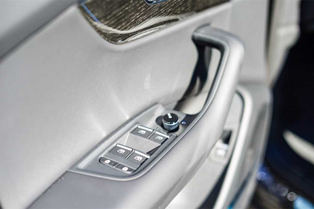 Thumbnail: 2026 Audi Q8 - 22