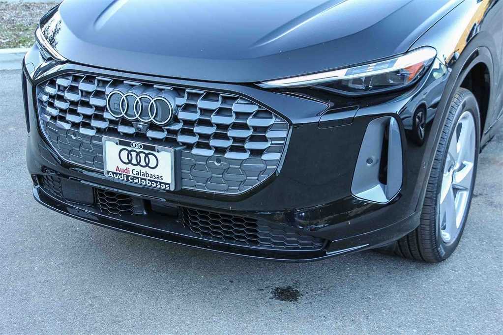 Thumbnail: 2025 Audi Q5 - 8