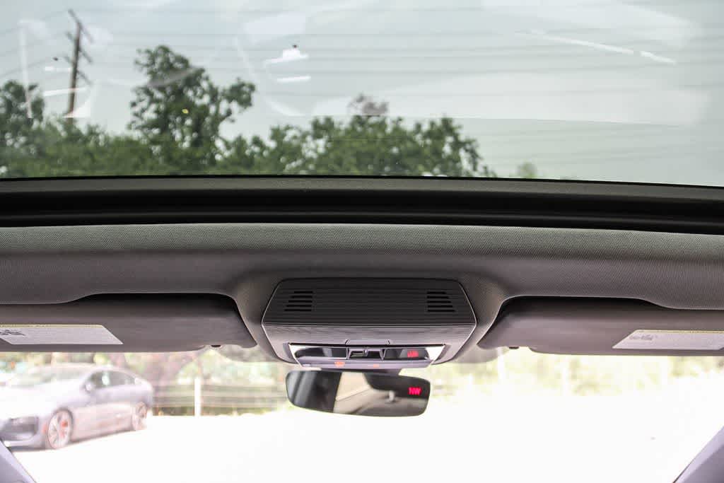 Thumbnail: 2023 Audi Q4 e-tron - 10