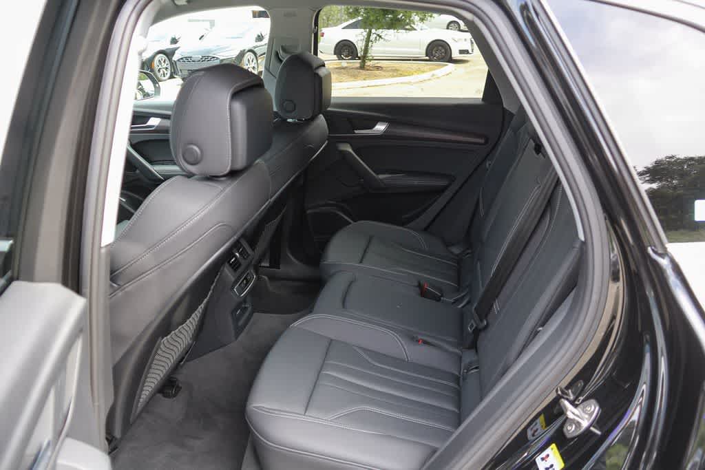 Thumbnail: 2025 Audi Q5 - 17