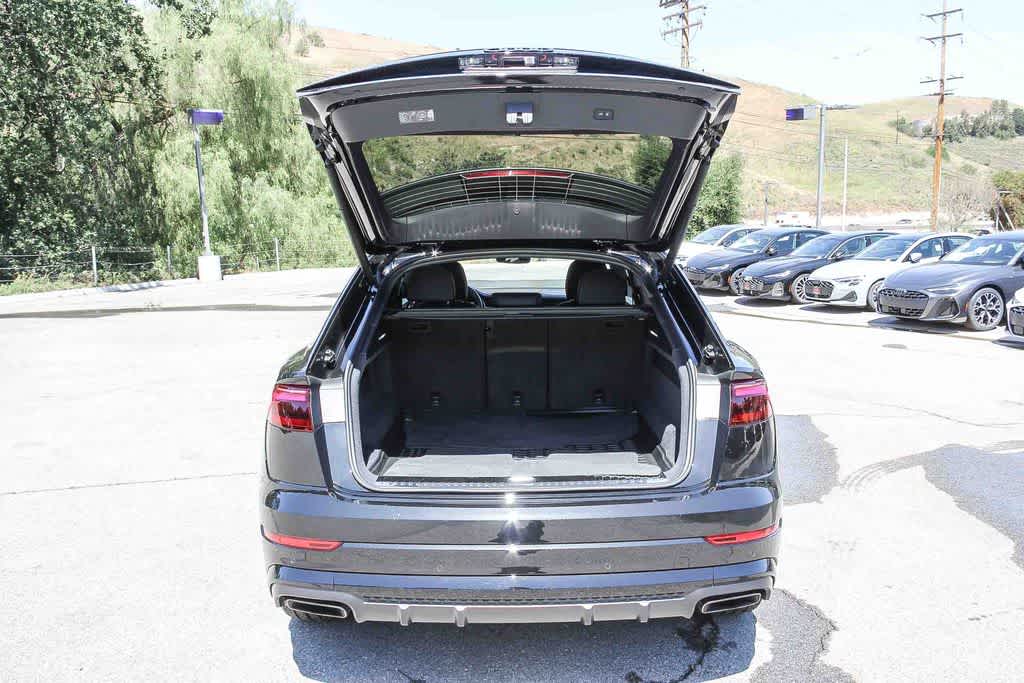 Thumbnail: 2026 Audi Q8 - 26