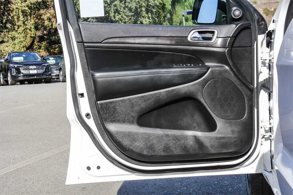 Thumbnail: 2018 Jeep Grand Cherokee - 22