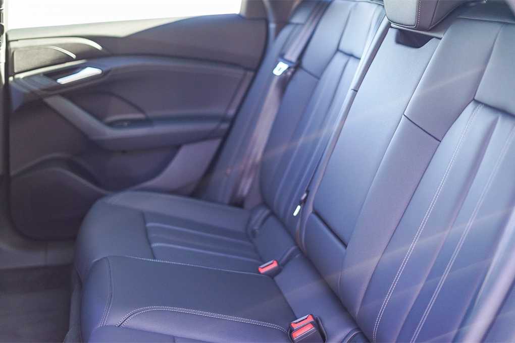 Thumbnail: 2025 Audi e-tron S - 19