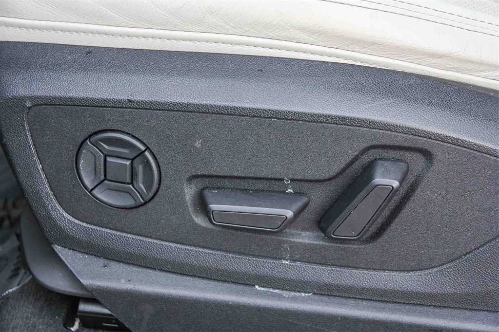 Thumbnail: 2019 Audi e-tron - 21