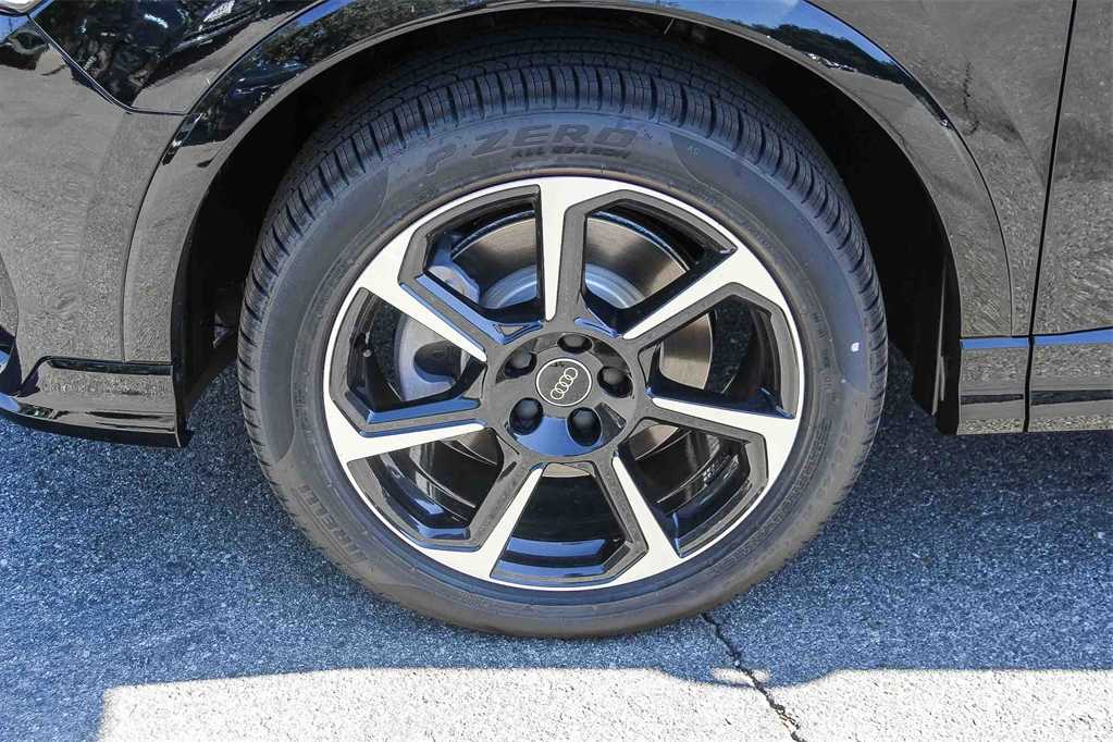 Thumbnail: 2025 Audi Q3 - 9