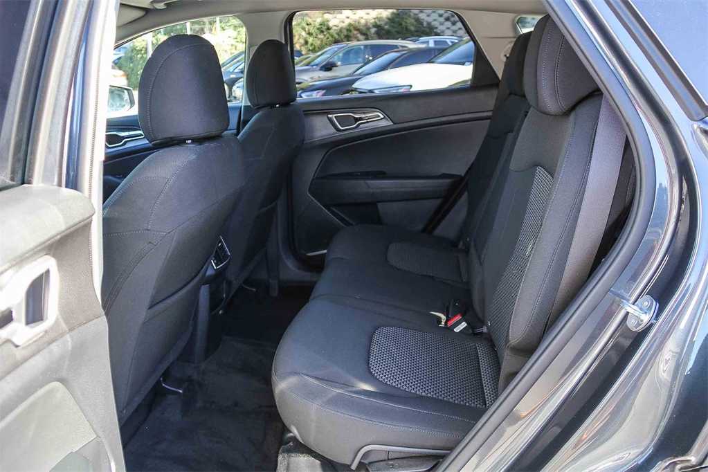 Thumbnail: 2023 Kia Sportage - 16