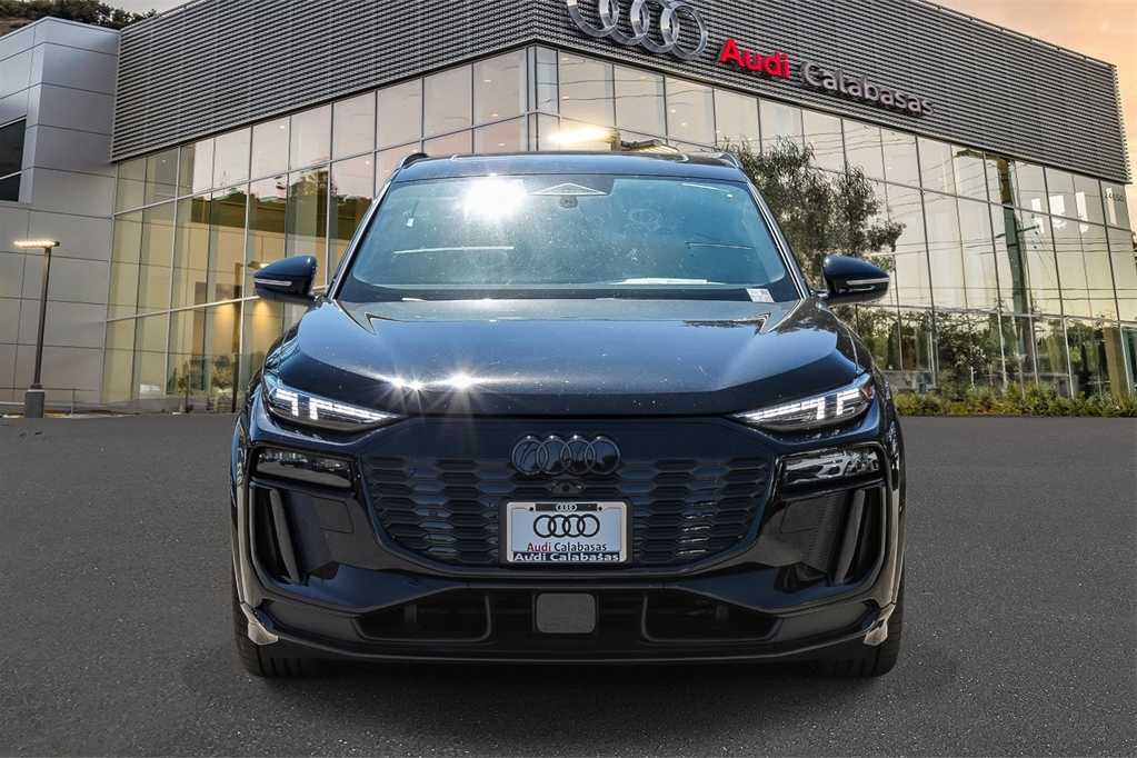 Thumbnail: 2025 Audi SQ6 e-tron - 2