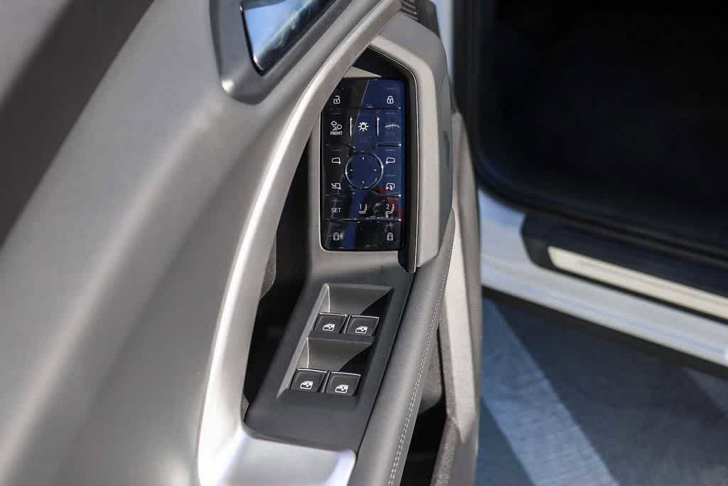 Thumbnail: 2025 Audi Q5 - 25