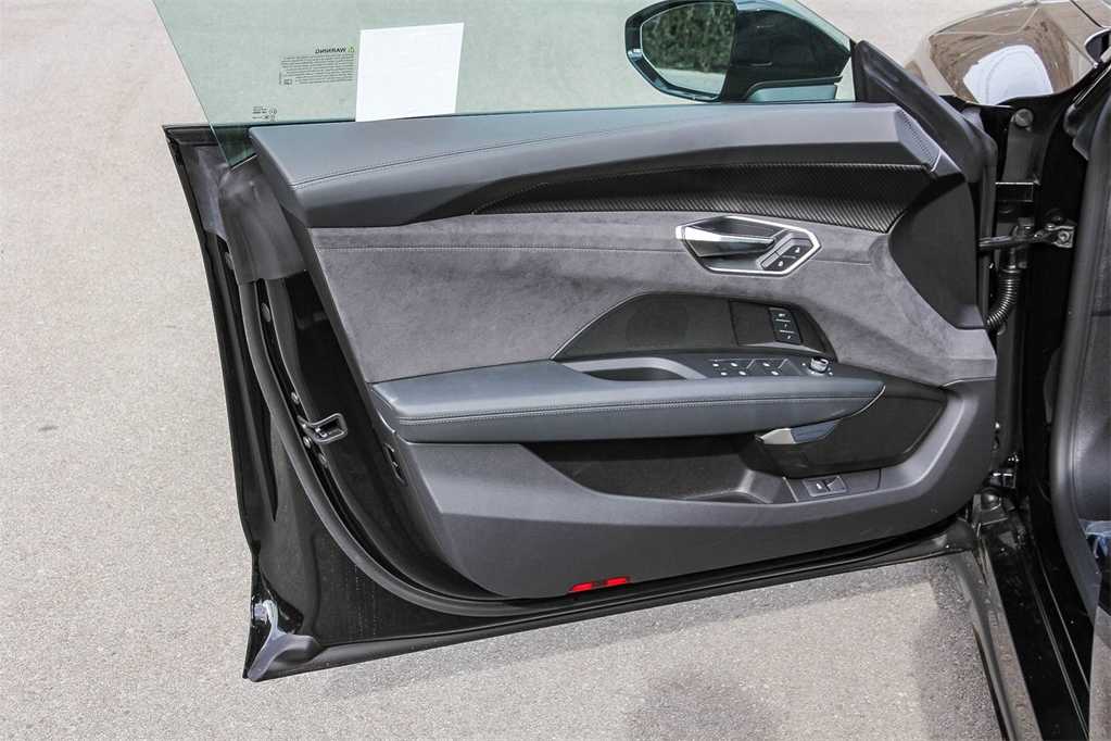 Thumbnail: 2026 Audi e-tron GT - 22