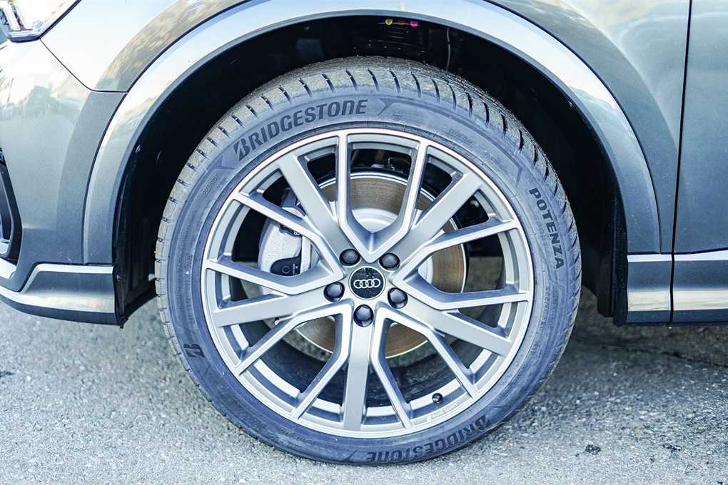 Thumbnail: 2025 Audi Q3 - 9