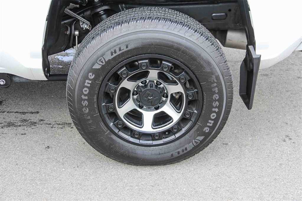 Thumbnail: 2024 Toyota Tacoma - 10