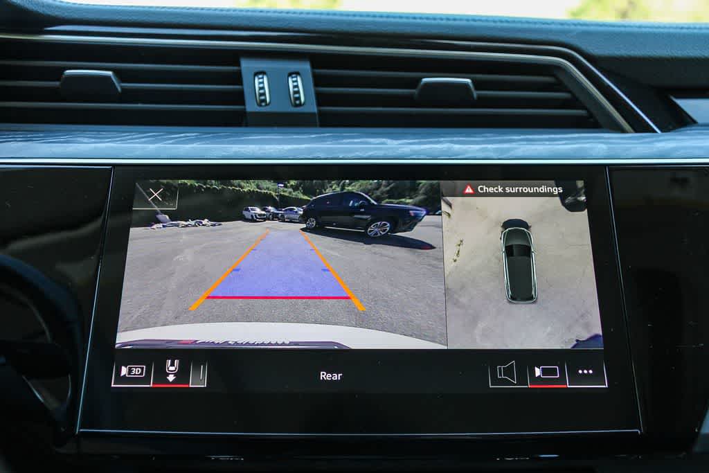 Thumbnail: 2023 Audi e-tron - 23