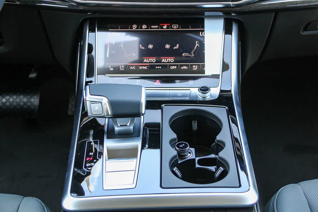 Thumbnail: 2026 Audi Q8 - 11
