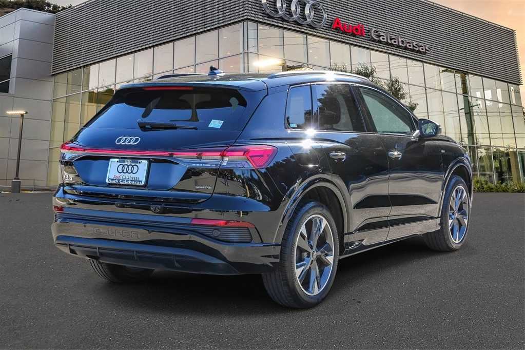 Thumbnail: 2024 Audi Q4 e-tron - 4