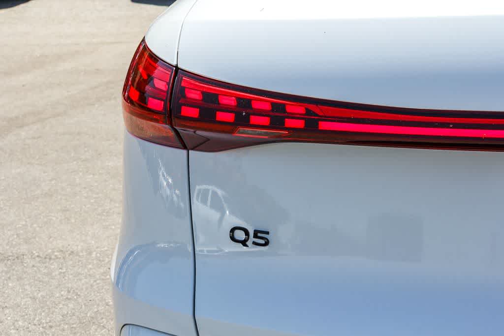 Thumbnail: 2026 Audi Q5 - 11