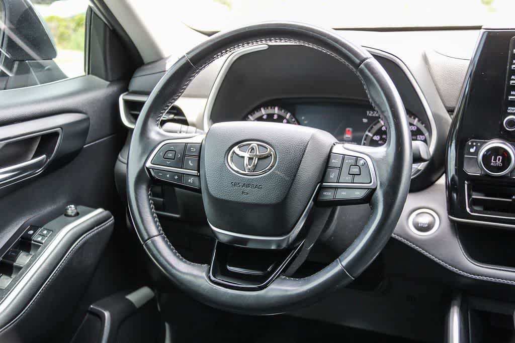 Thumbnail: 2021 Toyota Highlander - 16
