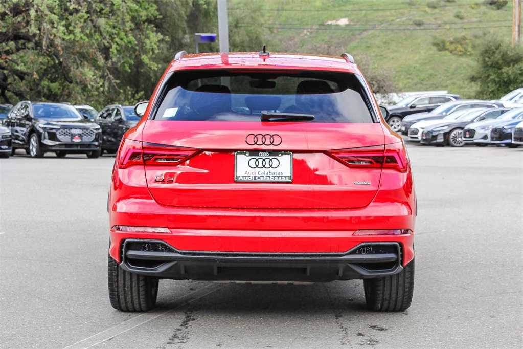 Thumbnail: 2023 Audi Q3 - 3