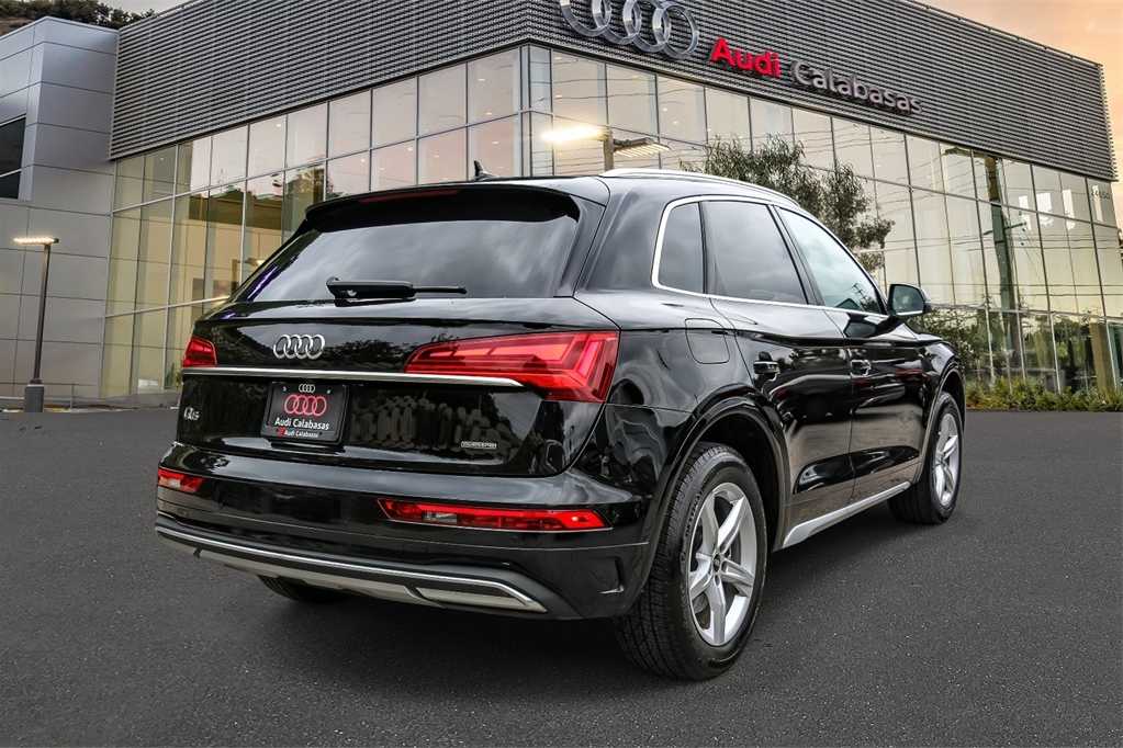 Thumbnail: 2023 Audi Q5 - 4