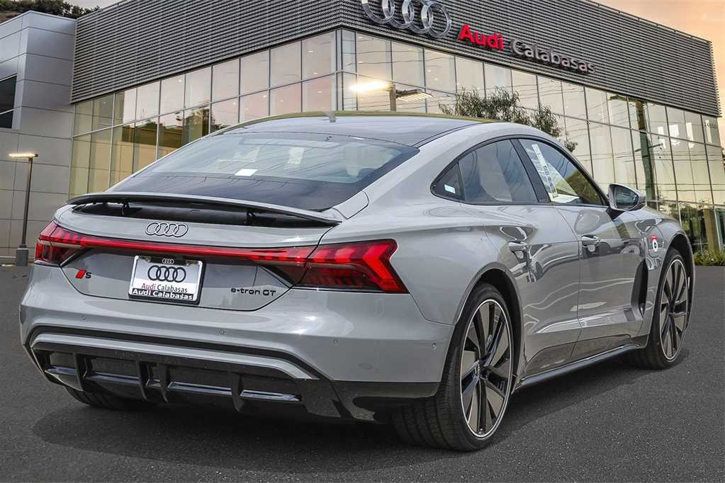 Thumbnail: 2025 Audi e-tron GT - 4