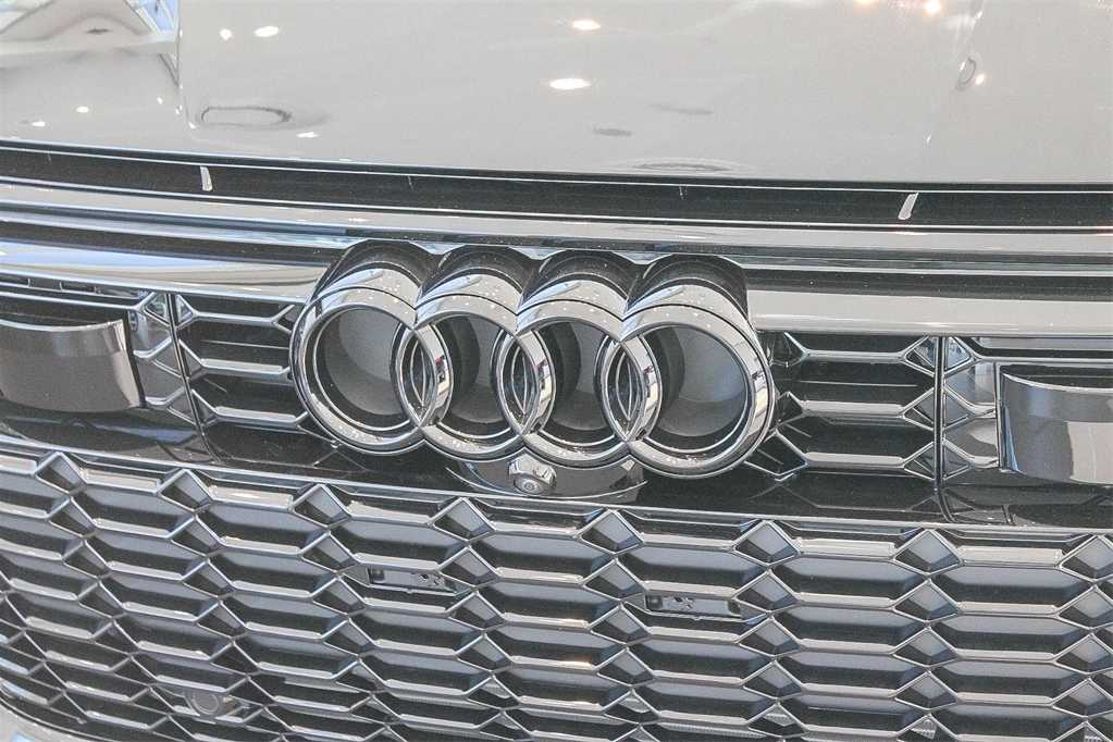 Thumbnail: 2025 Audi RS 6 - 8