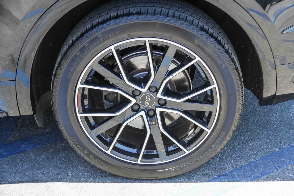 Thumbnail: 2023 Audi SQ5 - 10