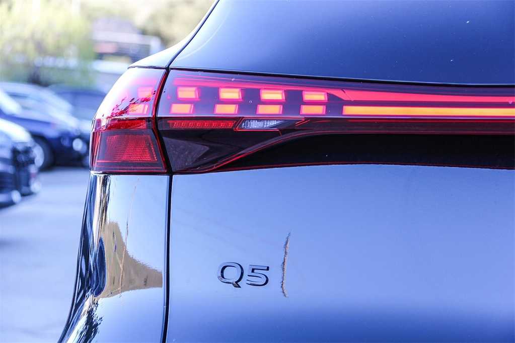 Thumbnail: 2025 Audi Q5 - 11