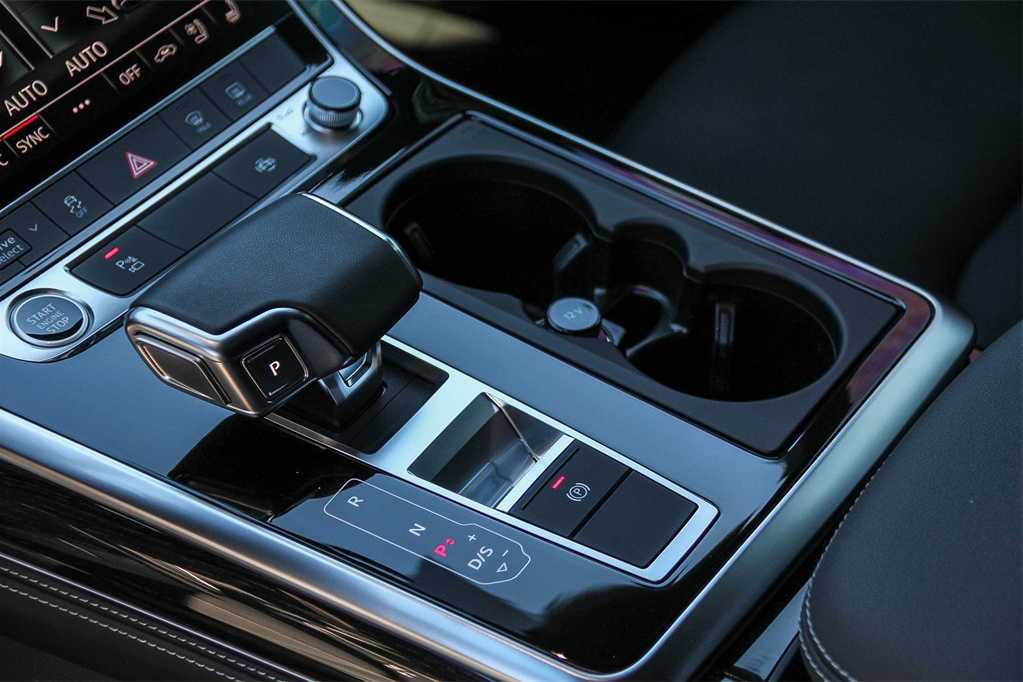 Thumbnail: 2025 Audi Q8 - 26