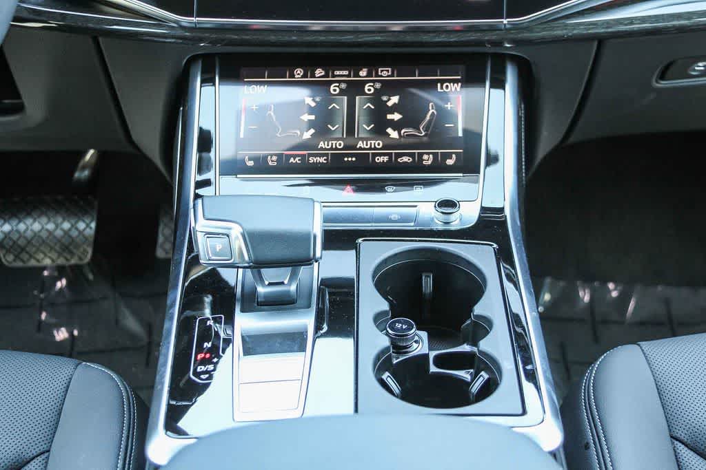 Thumbnail: 2026 Audi Q8 - 14