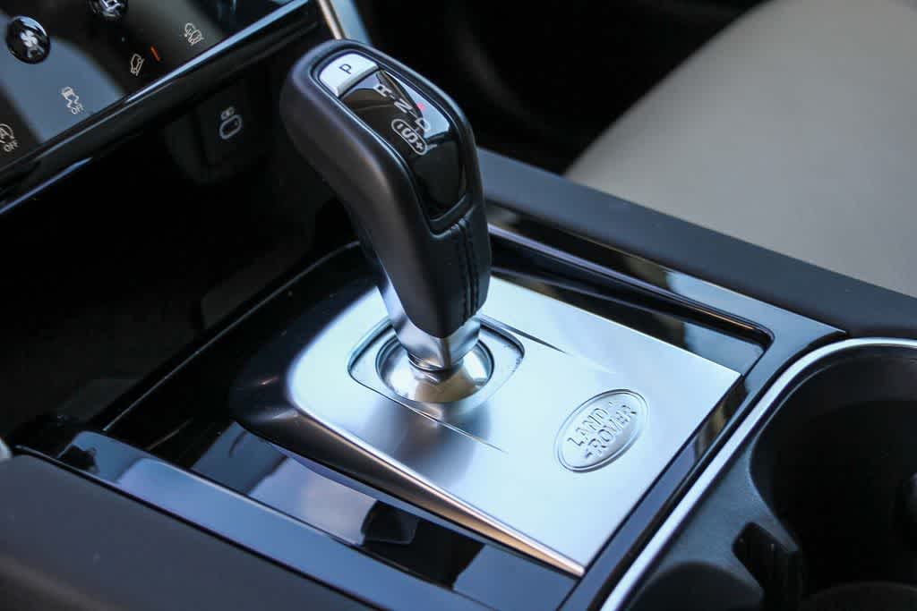 Thumbnail: 2021 Land Rover Discovery Sport - 20